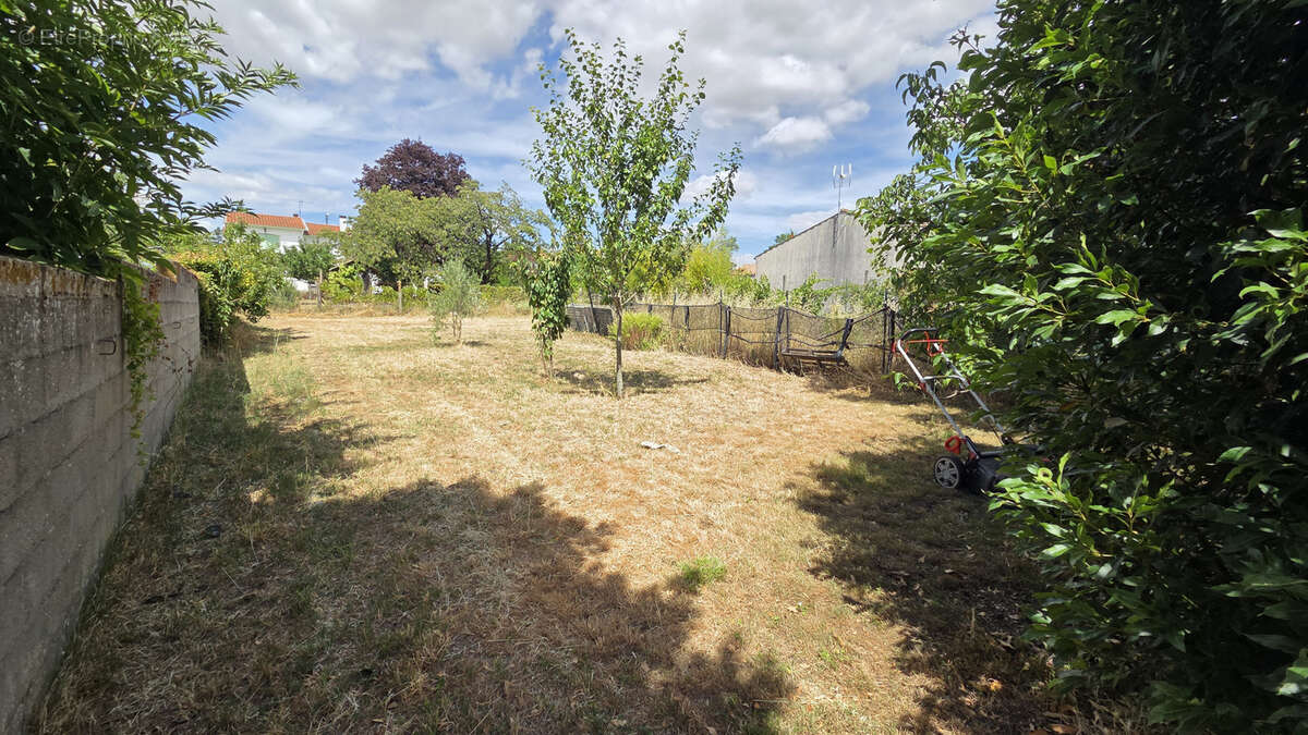 Terrain constructible à Surgères - photo 2