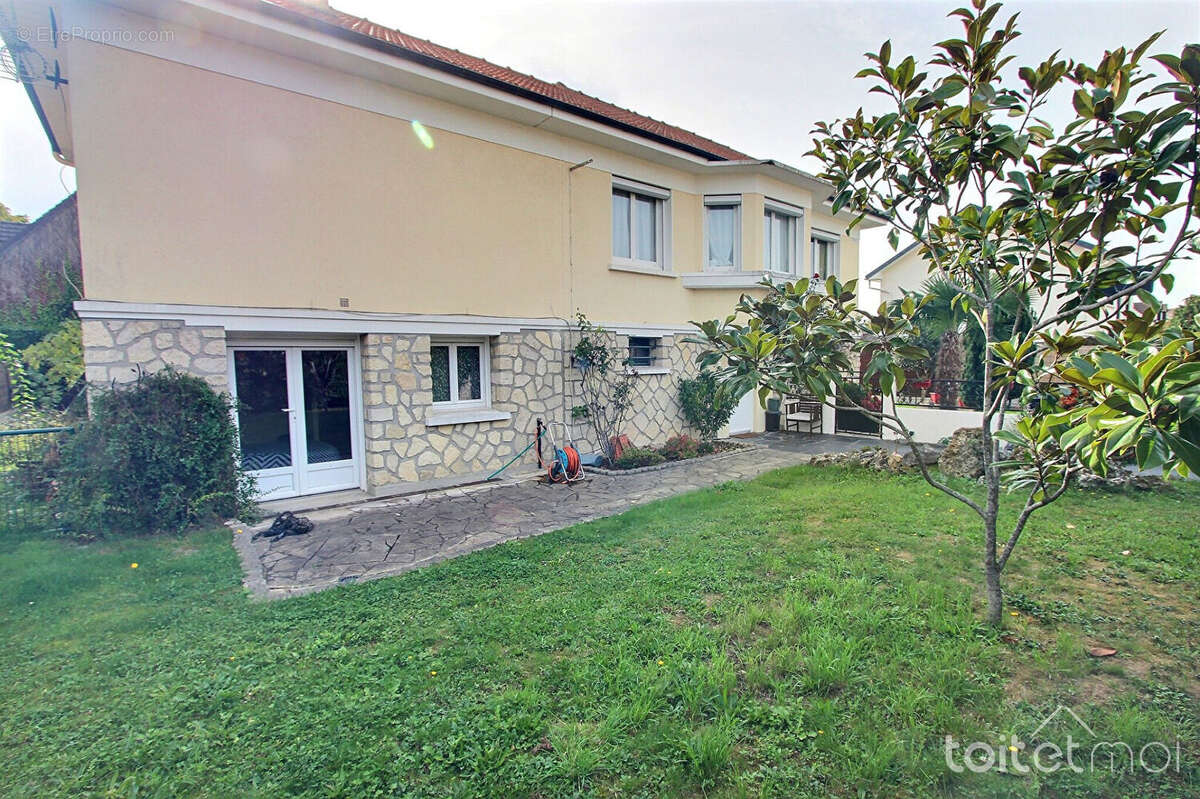 Maison à MAGNY-LES-HAMEAUX