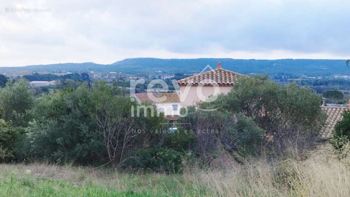 Terrain à MONTBAZIN
