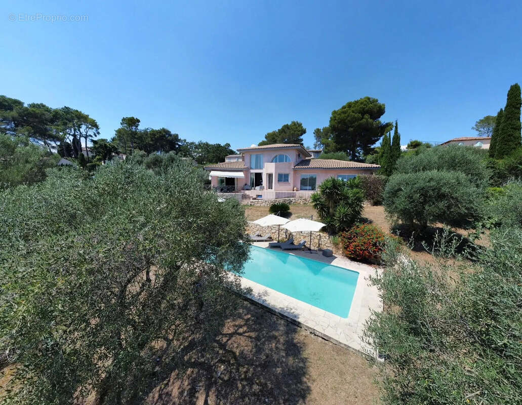 Maison à VALBONNE