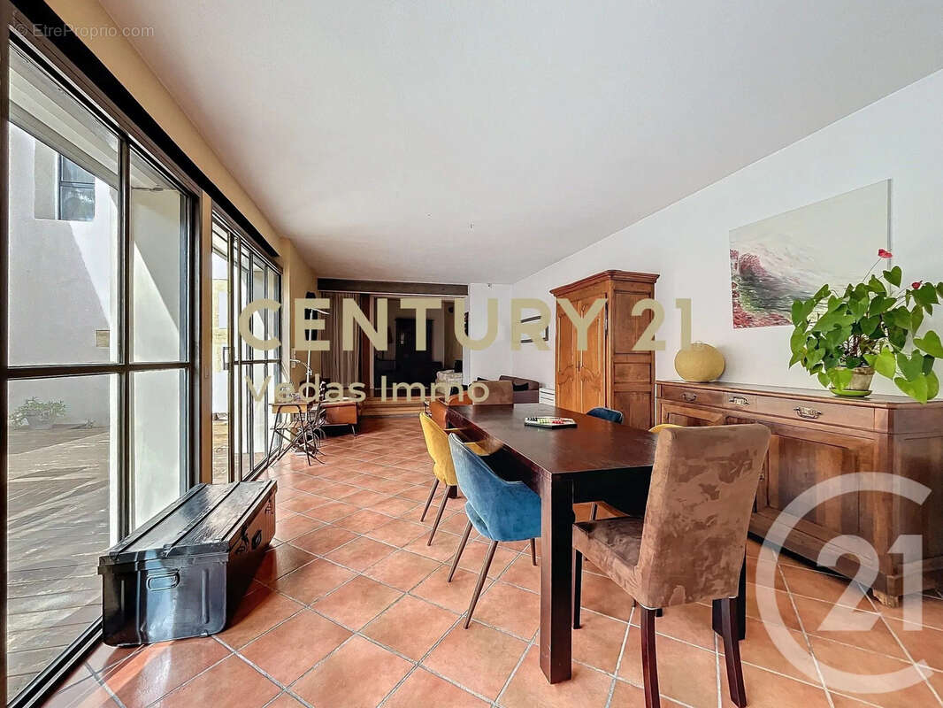 Maison à SAINT-JEAN-DE-VEDAS