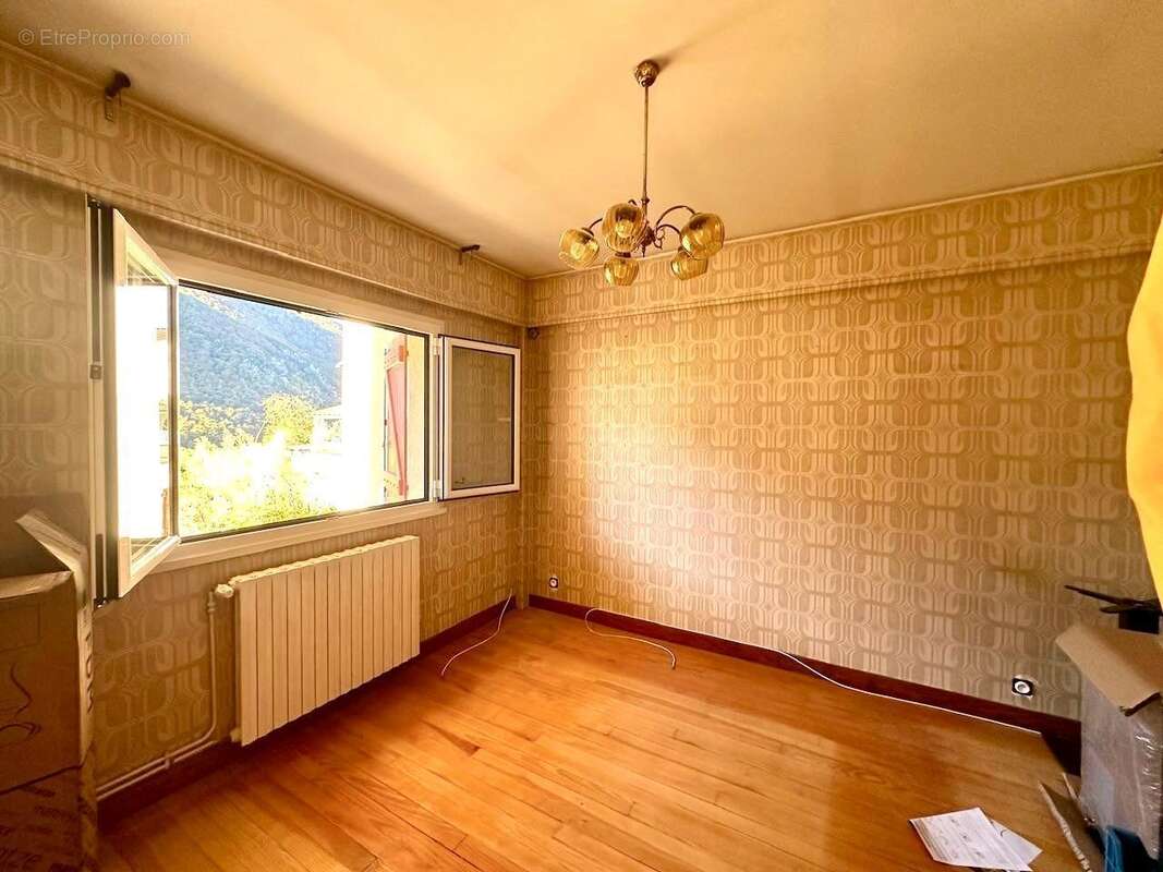   - Maison à LUZENAC