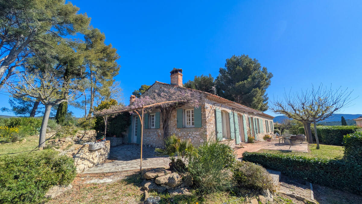 Maison à LE CASTELLET