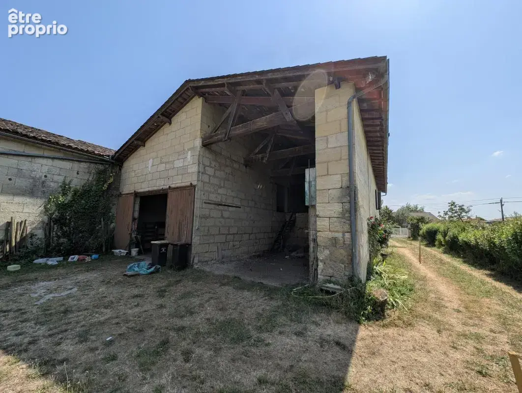 GENISSAC maison 38 m² + dépendance 97 m² – 80 000 € - photo 1
