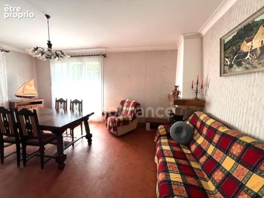 Maison à vendre 8 pièces SAINTES (17) - photo 11