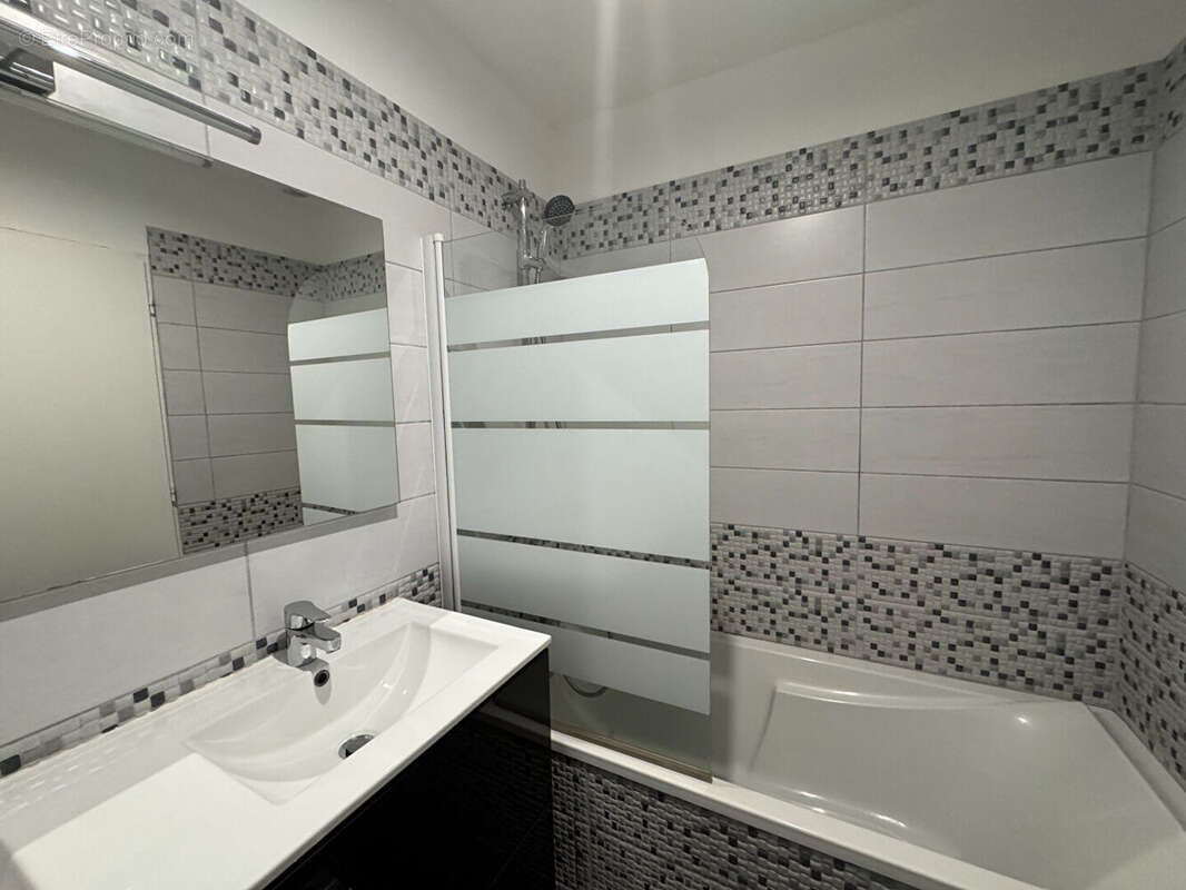 Bordeaux Bacalan - Maison de 90 m² avec garage et grande terrasse - photo 9