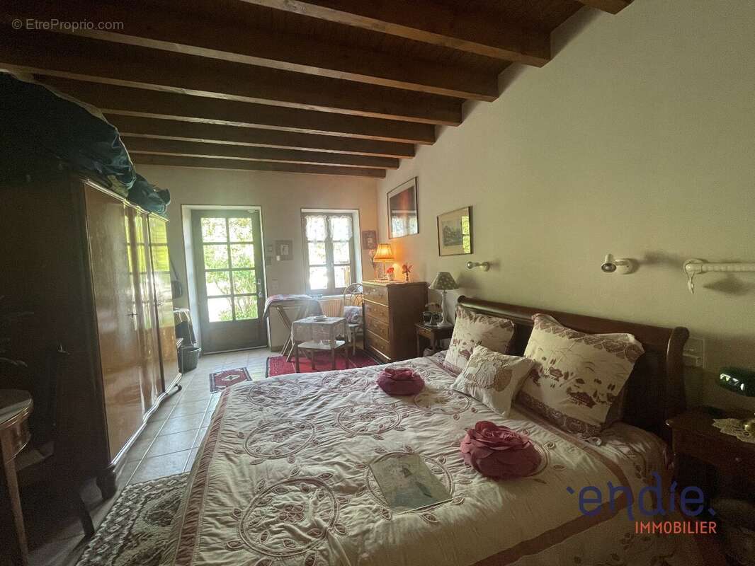 Maison à ISLE-ET-BARDAIS