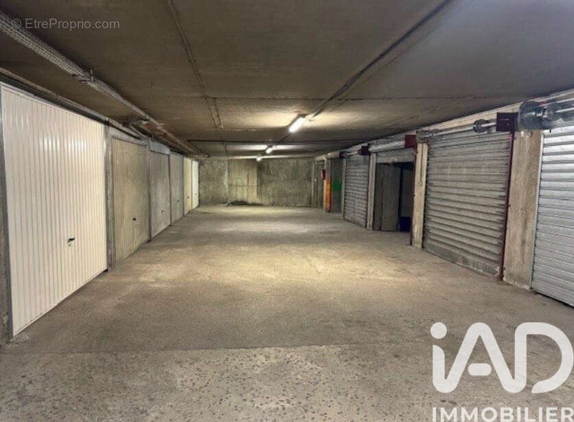 Photo 4 - Parking à SAINT-ETIENNE
