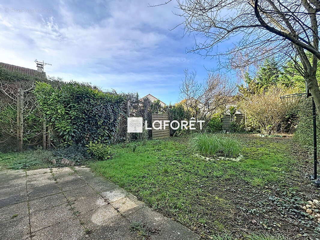 Maison à VERT-SAINT-DENIS