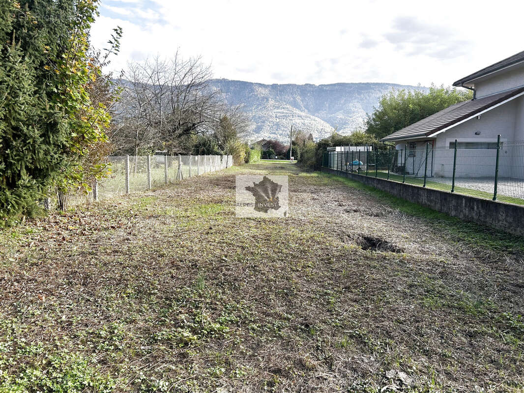 Terrain à BARRAUX
