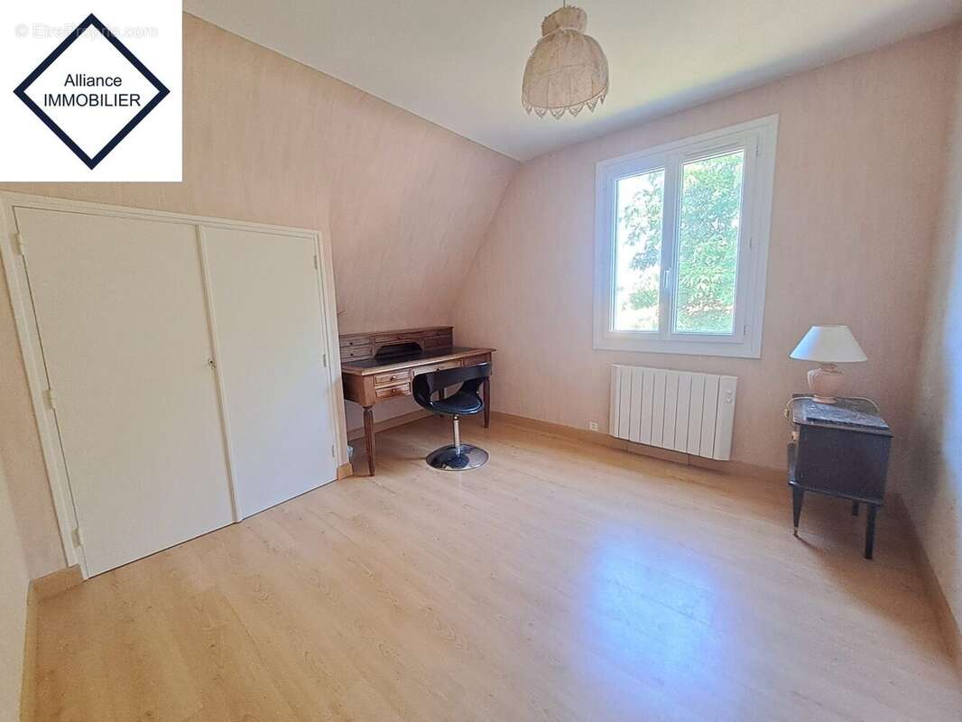 Maison 147 m² à Becherel  - photo 7