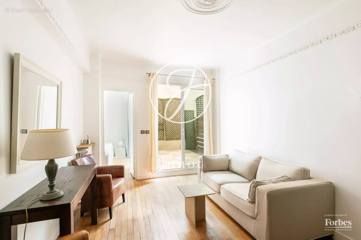 Appartement à PARIS-18E