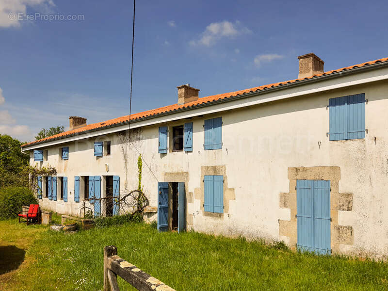 Maison à LEZAY