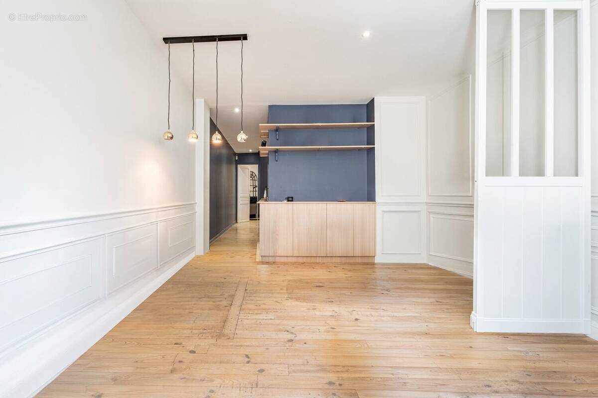 Autre à PARIS-18E