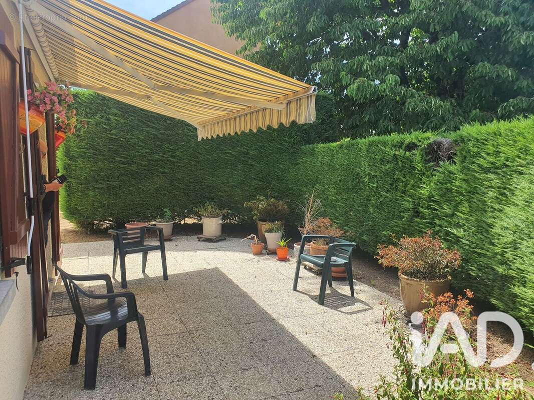 Maison 88 m² à Villeneuve-La-Guyard  - photo 8