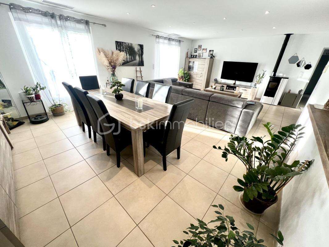 Maison à VILLECROZE