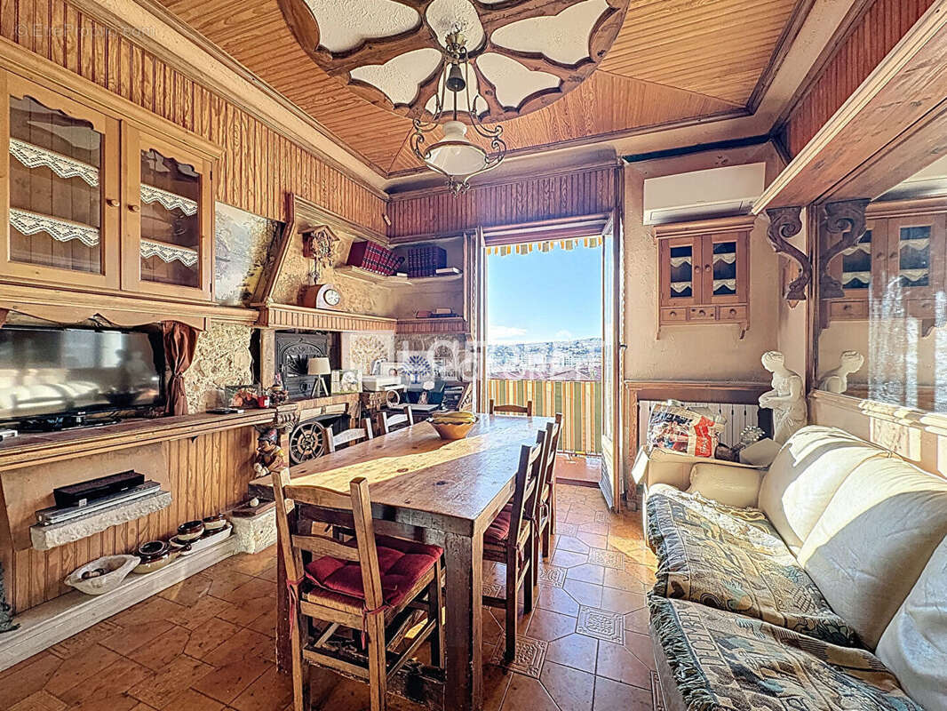 Appartement 3 pièces - 50,65 m² - Vue mer panoramique - Saint-Roch - photo 2