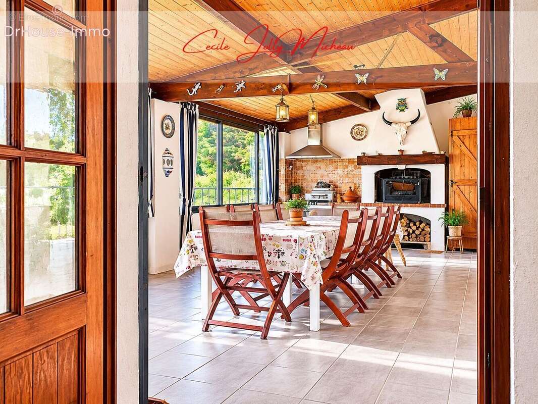 Maison 244 m² à Anglade  - photo 8