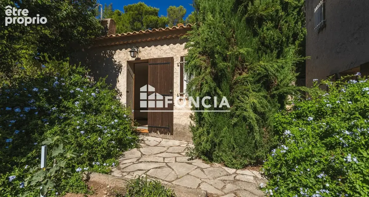 VILLA avec deux studios indépendants, piscine et jardin, plage verne - photo 14