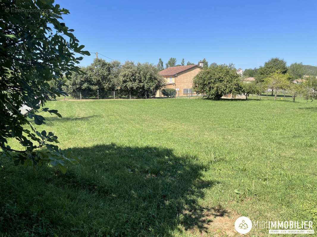 Terrain à FREJAIROLLES