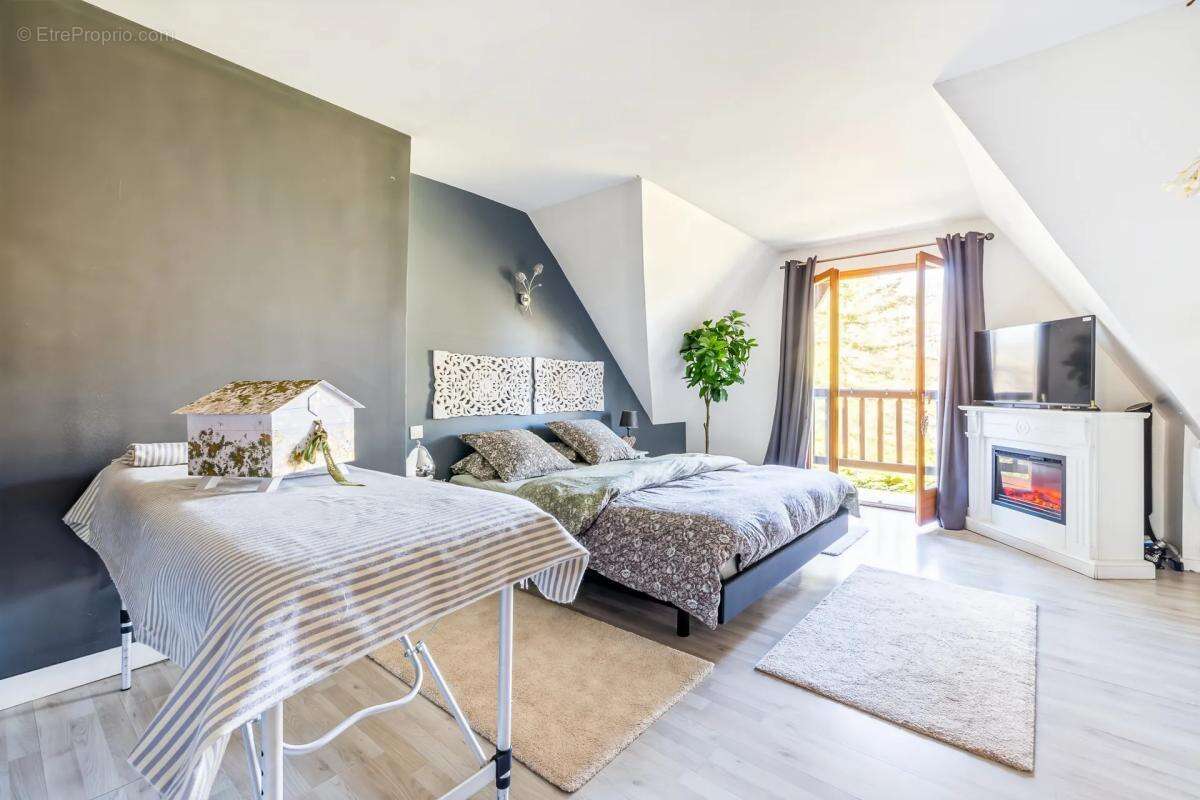 Maison à SAINT-FARGEAU-PONTHIERRY