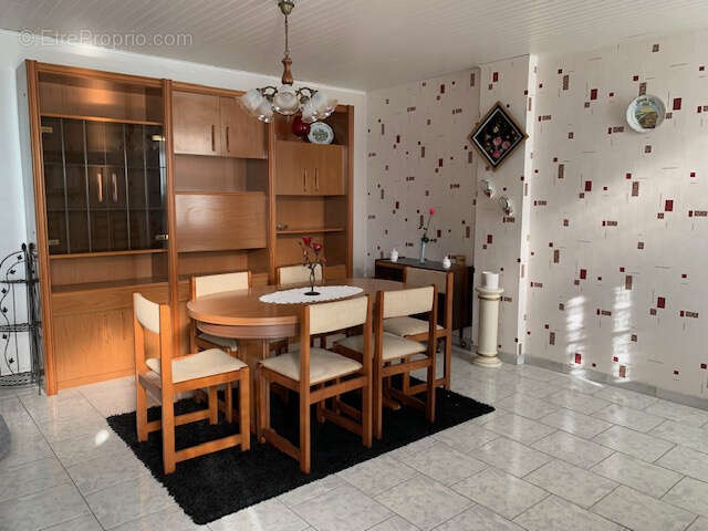 Maison à SAINT-THOMAS-DE-CONAC