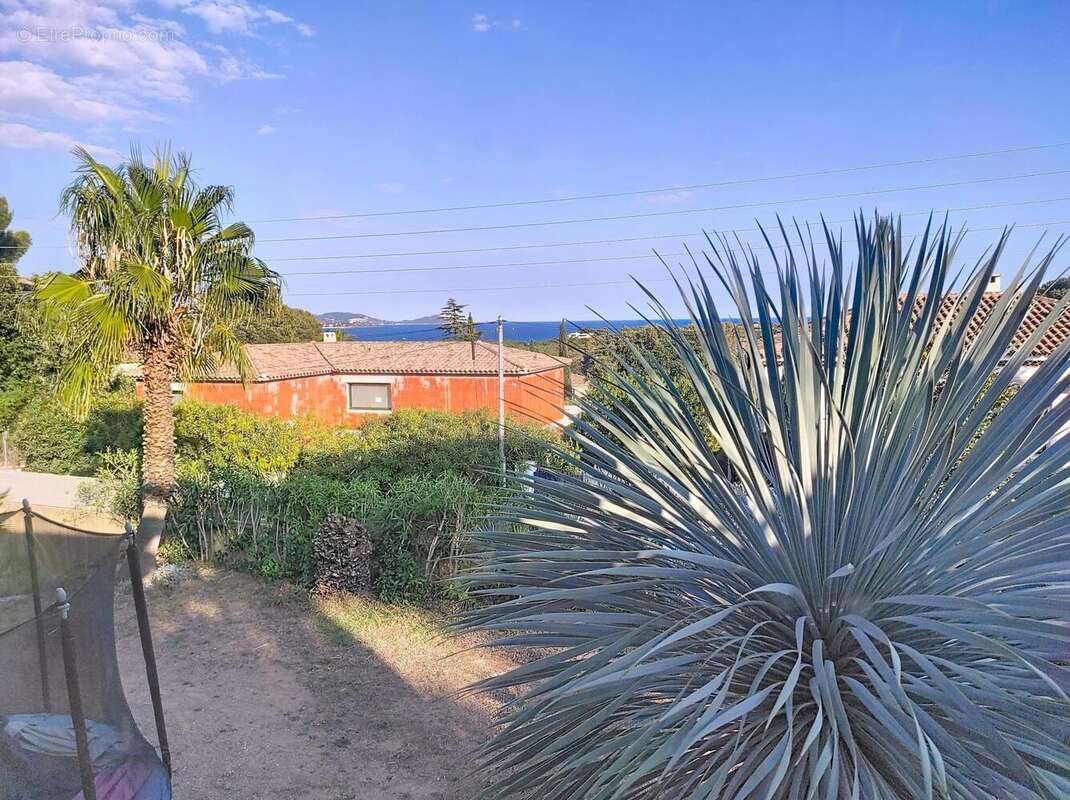 Maison 237 m² à Frejus  - photo 2