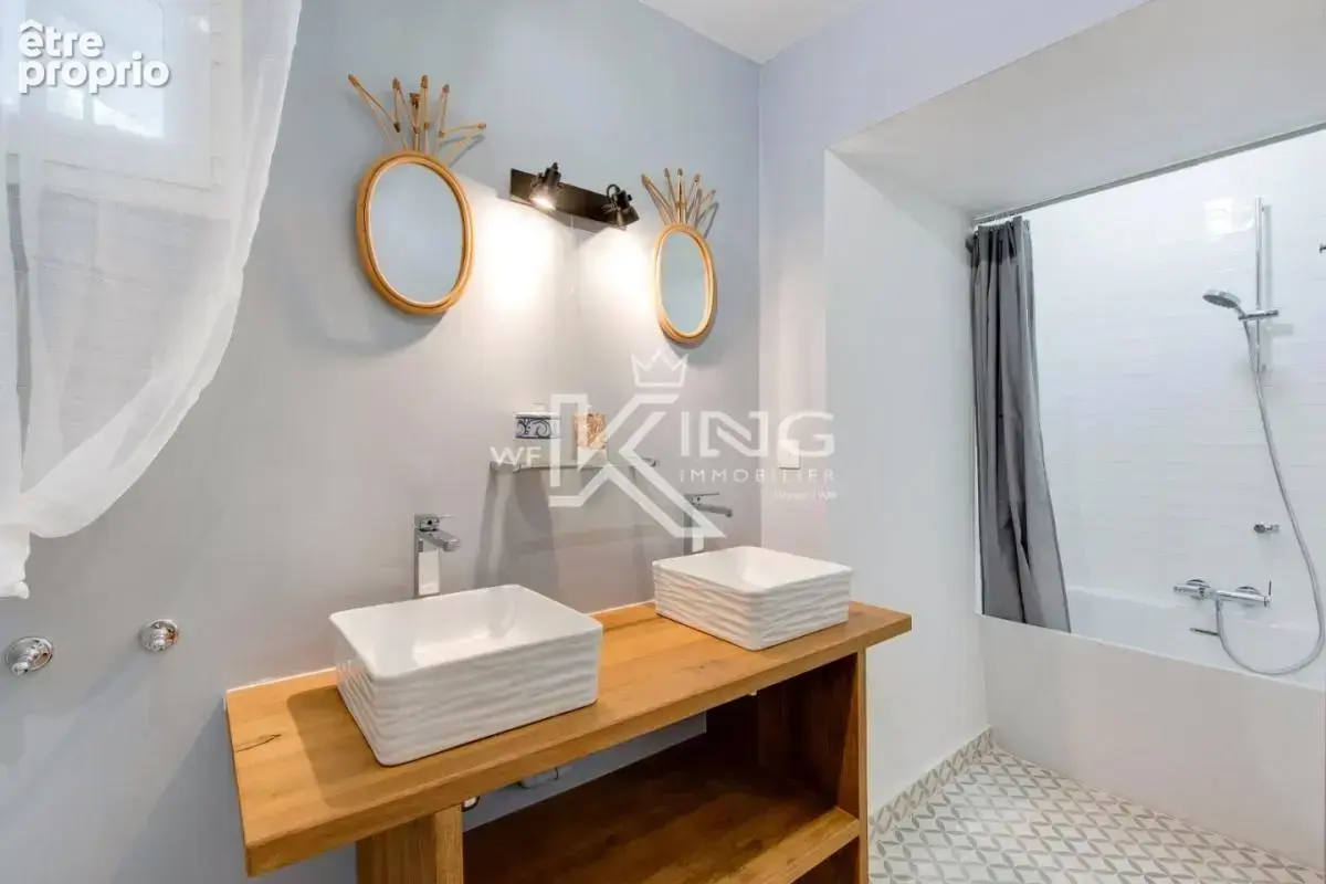VALESCURE- Appartement  4 pièces de caractère dans une élégante villa d'époque - photo 11