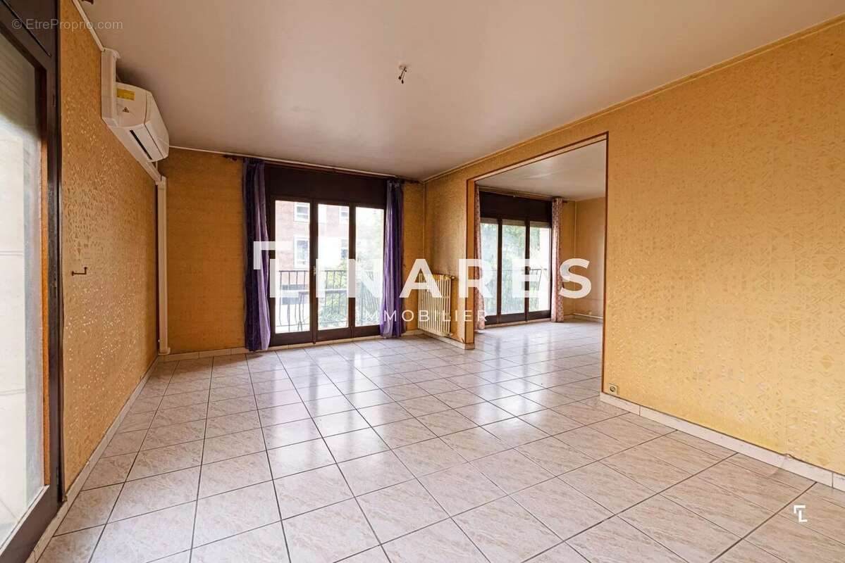 Appartement à MARSEILLE-3E
