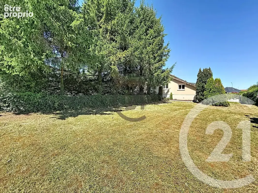 Maison 125 m² à Saint-Julien-Les-Villas  - photo 17