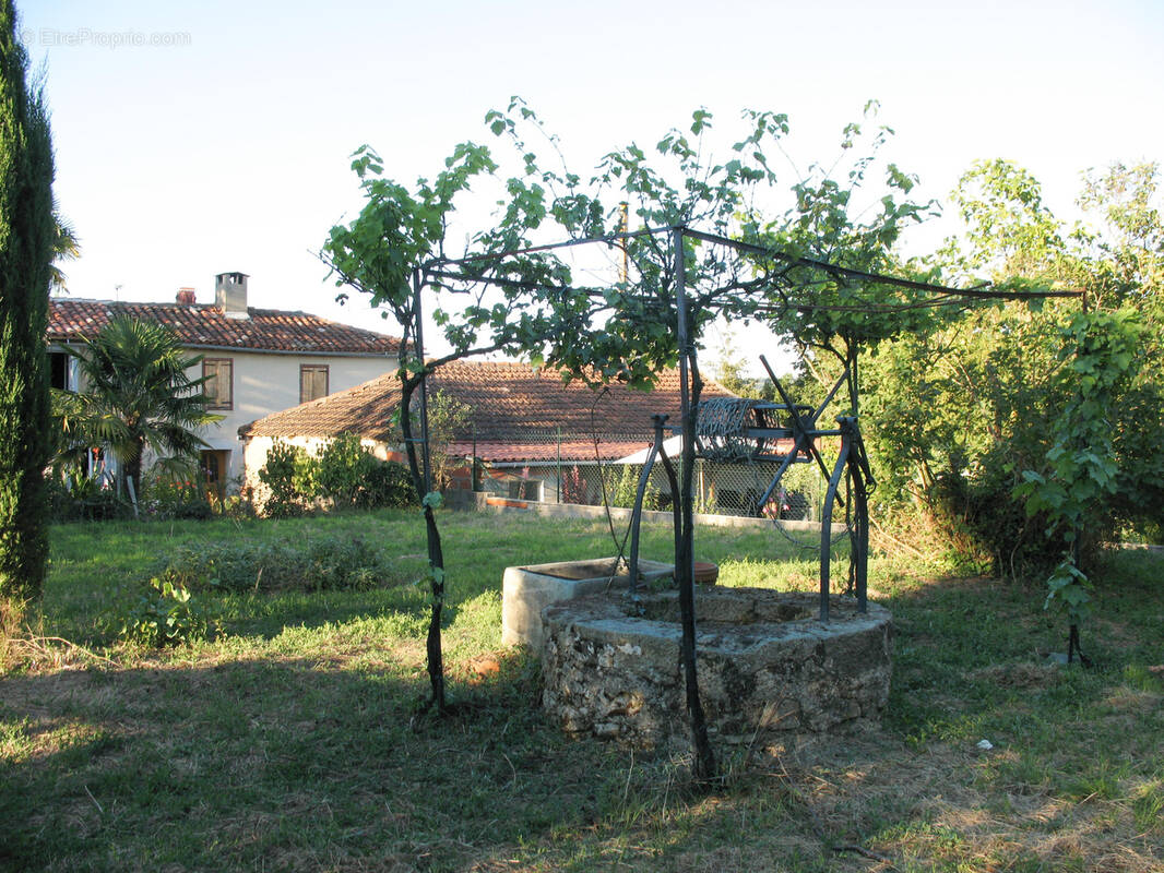 Terrain à SEISSAN