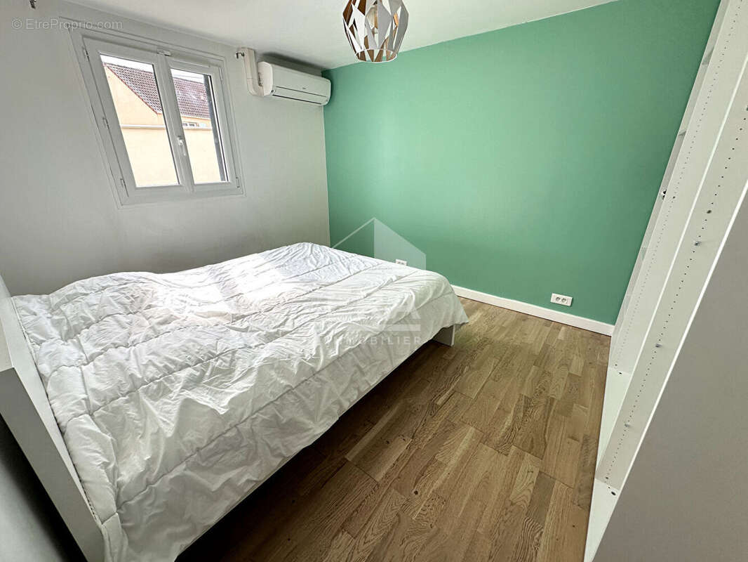 Maison à MONTEREAU-FAULT-YONNE