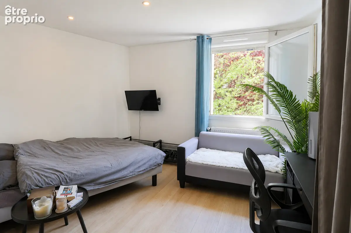Bel appartement rénové de 82 m² avec terrasse, parking et vue dégagée - photo 8