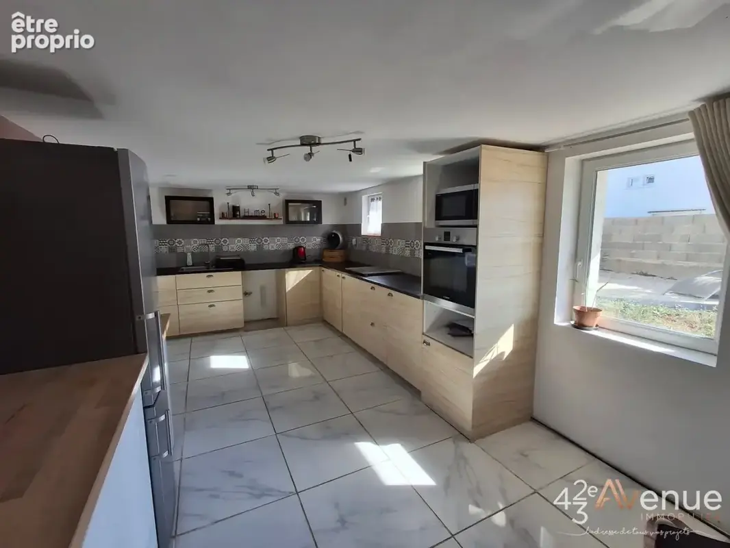 Maison 6 pièces 140 m² à vendre à Savigneux (42600) - photo 2