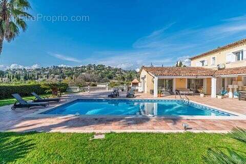Maison à MOUGINS
