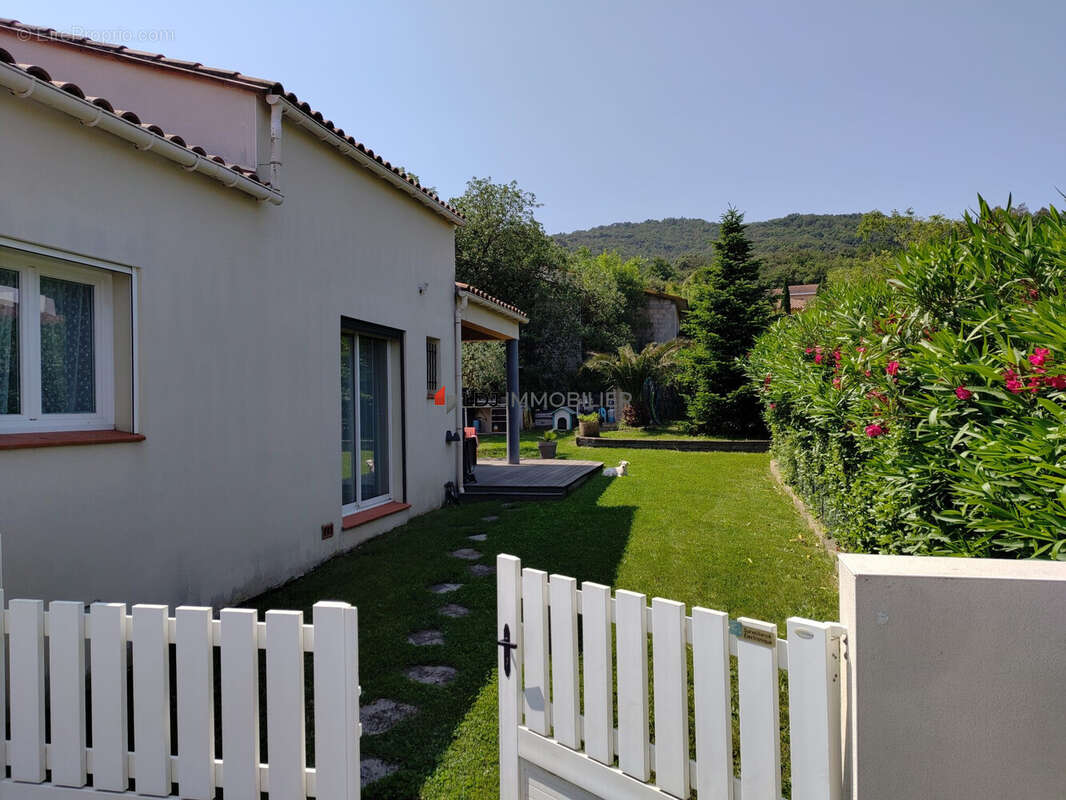 Maison à REYNES
