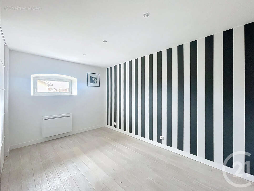 Maison à SAINT-QUENTIN-FALLAVIER