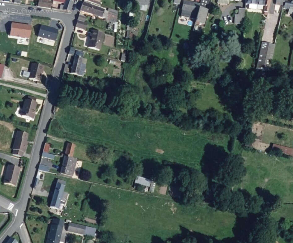 Terrain à FEUQUIERES-EN-VIMEU