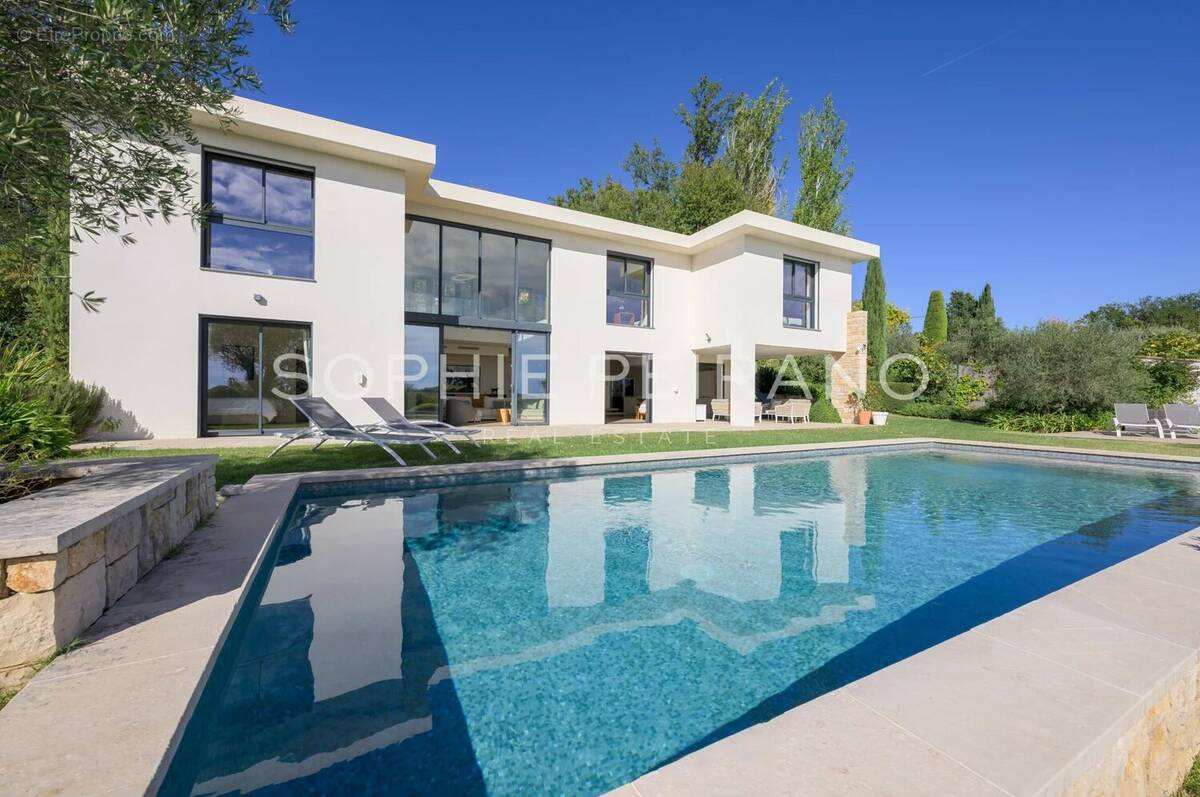 Maison à VALBONNE