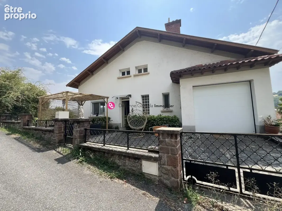 Maison à DECAZEVILLE