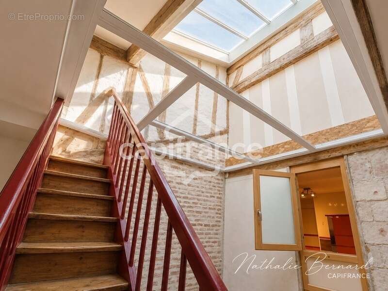 Immeuble mixte avec local commercial et habitation – Centre-ville de Villeneuve-sur-Lot - photo 5