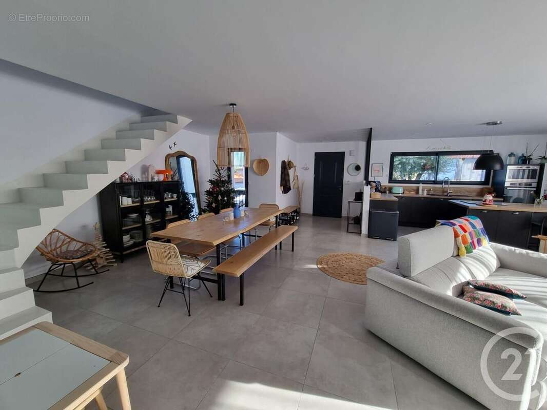 Maison à LAROQUE-DES-ALBERES