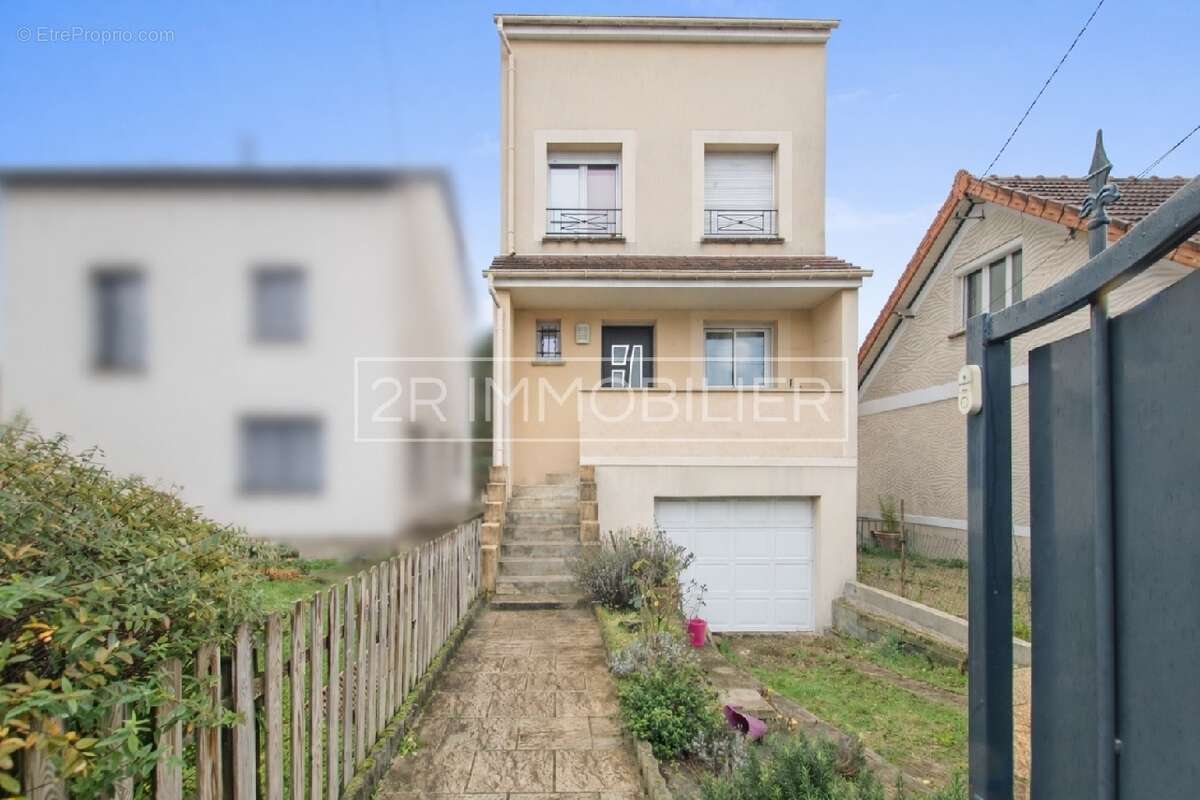 Maison à LIVRY-GARGAN