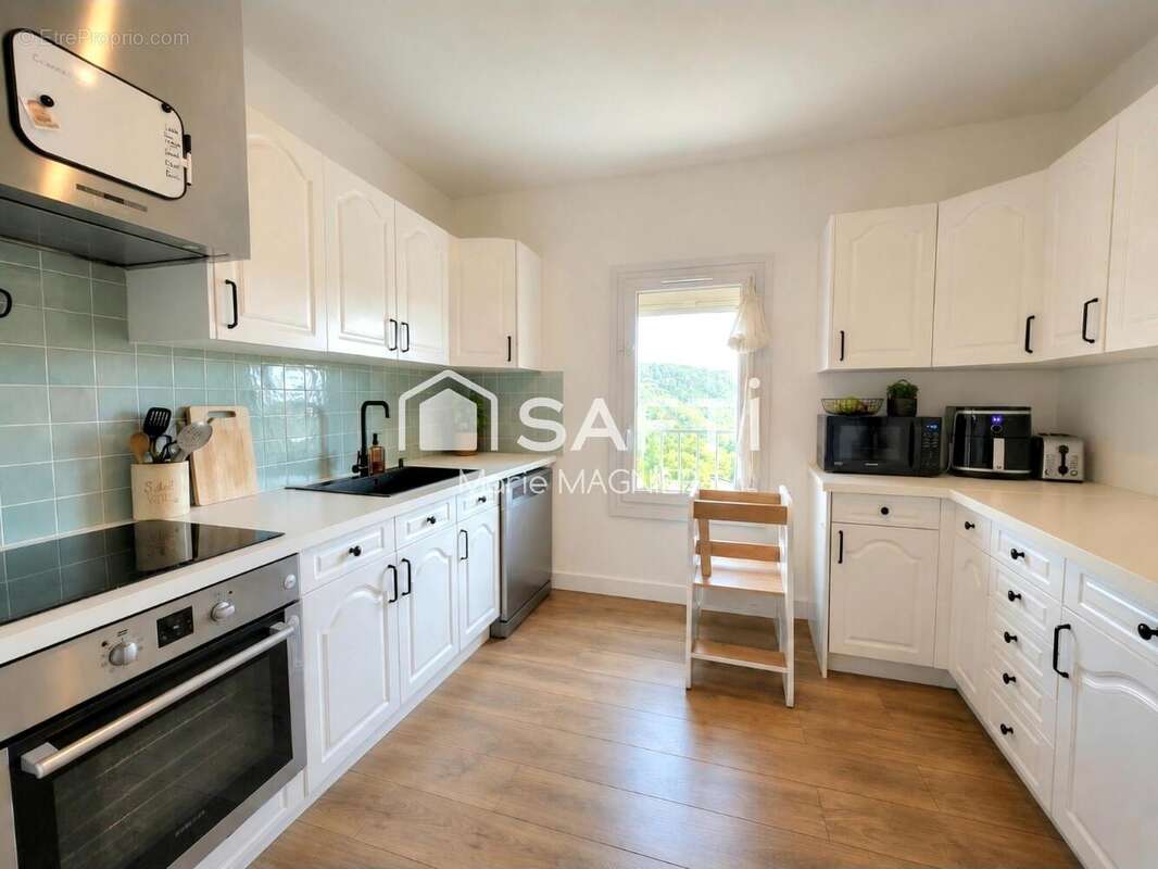 Photo 2 - Appartement à ROQUEBRUNE-SUR-ARGENS