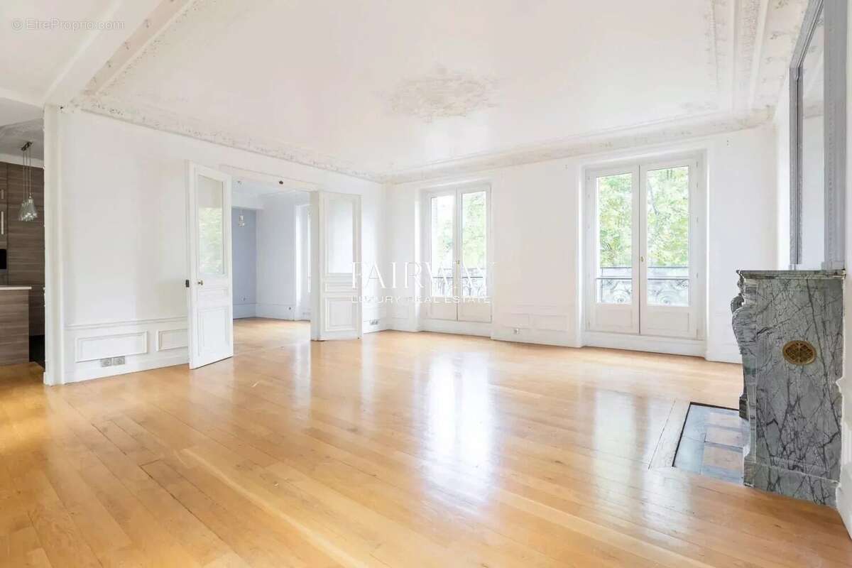 Appartement à PARIS-10E