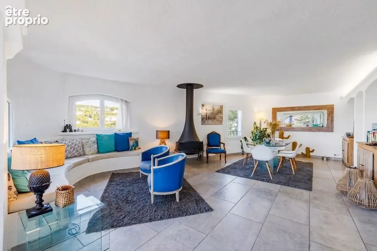 Maison 9 pièces 191 m² à vendre à Roquebrune-Sur-Argens (83380) - photo 4