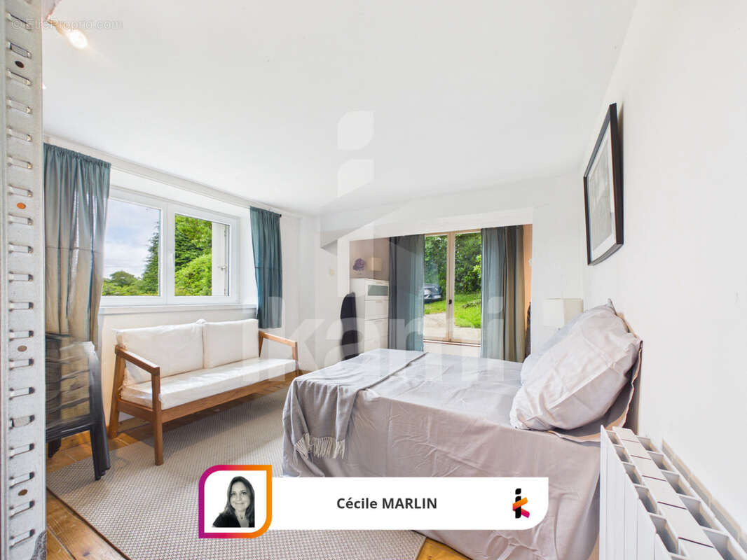 Maison de caractère avec maison indépendante, vue dominante et revenu locatif - photo 11