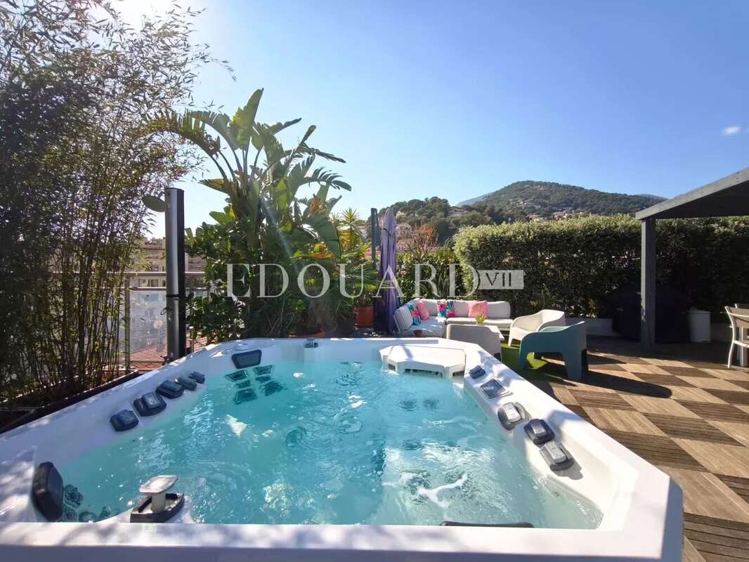 Appartement à ROQUEBRUNE-CAP-MARTIN