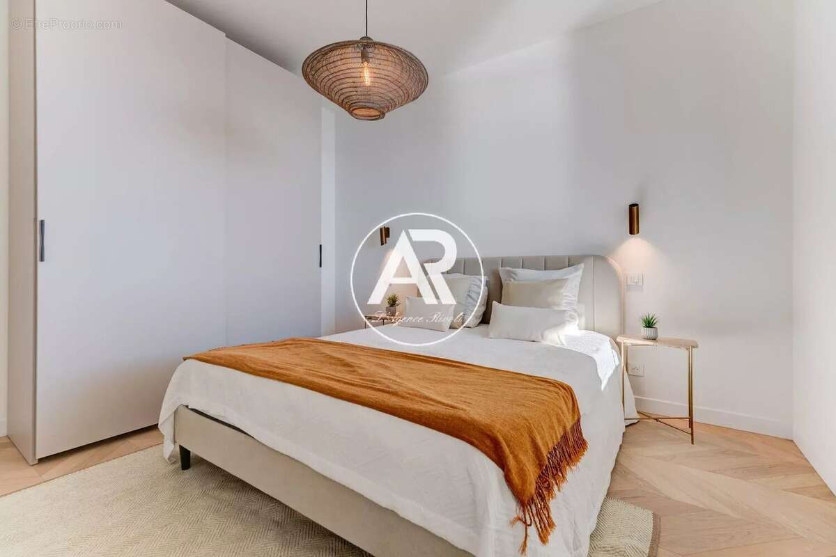 Appartement à EZE