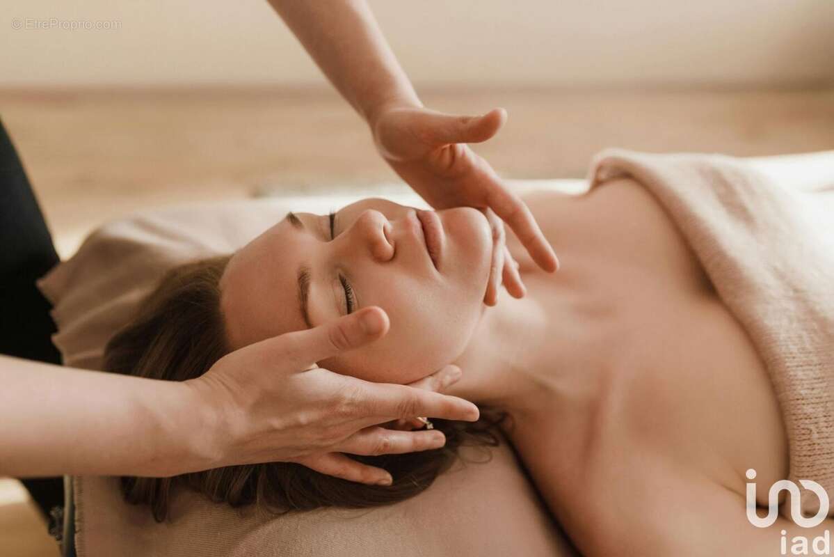 Photo 3 - Commerce à MONDEVILLE